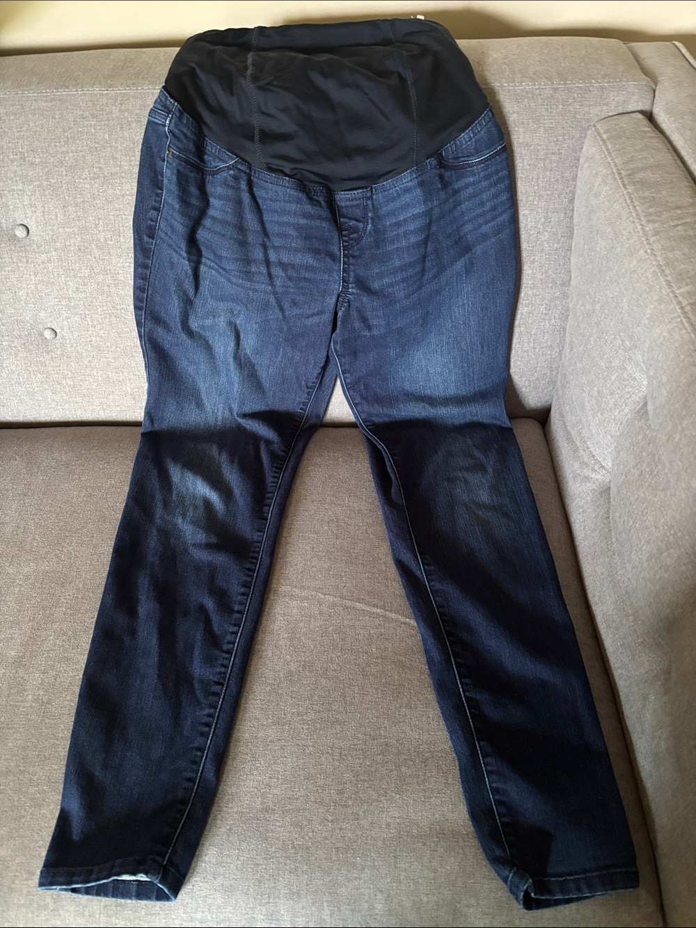 Isabel by Ingrid & Isabel jeans women’s maternity size 4 blue Skinny Jeans comfy